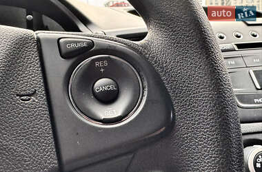 Позашляховик / Кросовер Honda CR-V 2014 в 