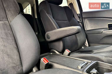 Позашляховик / Кросовер Honda CR-V 2014 в 