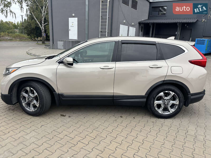 Внедорожник / Кроссовер Honda CR-V 2017 в Киеве