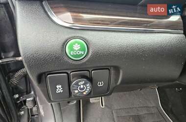Внедорожник / Кроссовер Honda CR-V 2015 в 