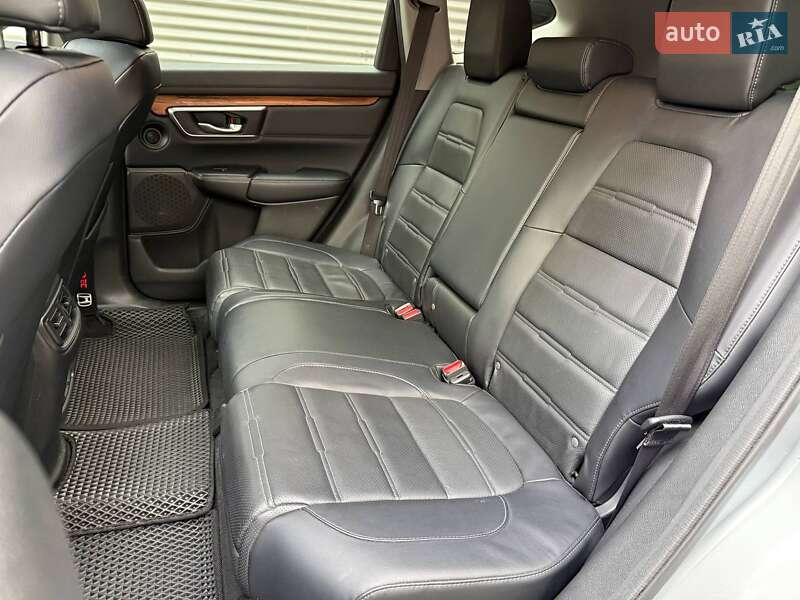 Внедорожник / Кроссовер Honda CR-V 2017 в Киеве