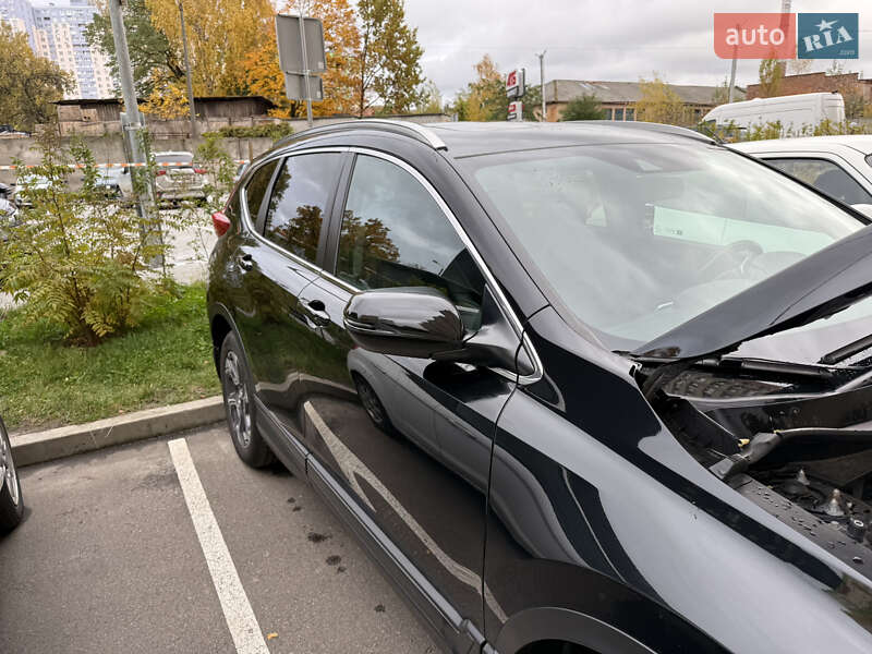 Внедорожник / Кроссовер Honda CR-V 2017 в Киеве