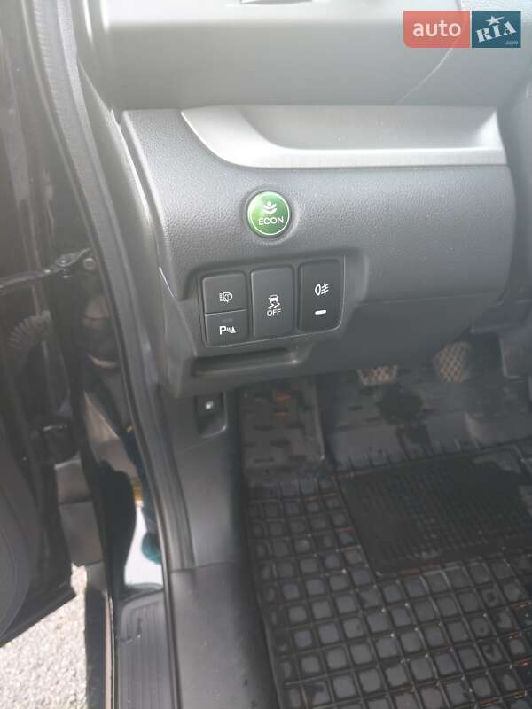 Внедорожник / Кроссовер Honda CR-V 2013 в Смеле фото 12 Внедорожник / Кроссовер Honda CR-V 2013 в Смеле