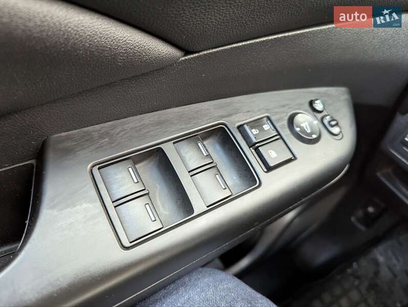Позашляховик / Кросовер Honda CR-V 2015 в Вінниці