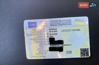 Позашляховик / Кросовер Honda CR-V 2023 в 