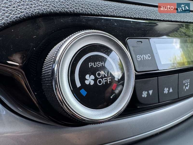 Позашляховик / Кросовер Honda CR-V 2015 в Києві фото 27 Позашляховик / Кросовер Honda CR-V 2015 в Києві