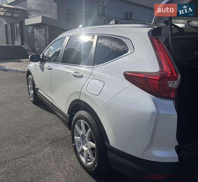 Позашляховик / Кросовер Honda CR-V 2017 в Києві