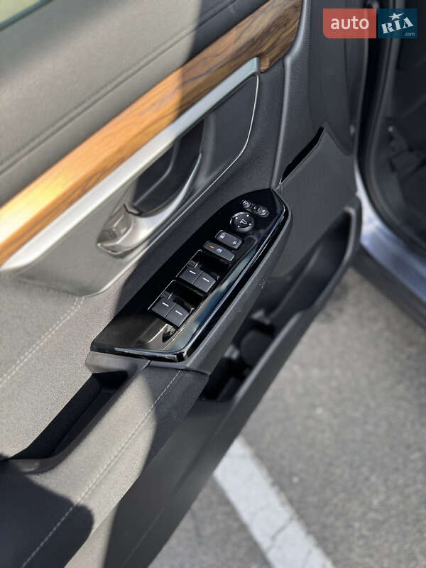 Внедорожник / Кроссовер Honda CR-V 2018 в Киеве фото 10 Внедорожник / Кроссовер Honda CR-V 2018 в Киеве