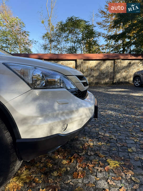 Внедорожник / Кроссовер Honda CR-V 2011 в Черновцах