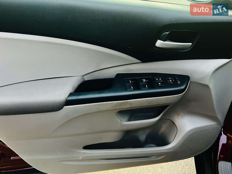 Позашляховик / Кросовер Honda CR-V 2014 в Полтаві