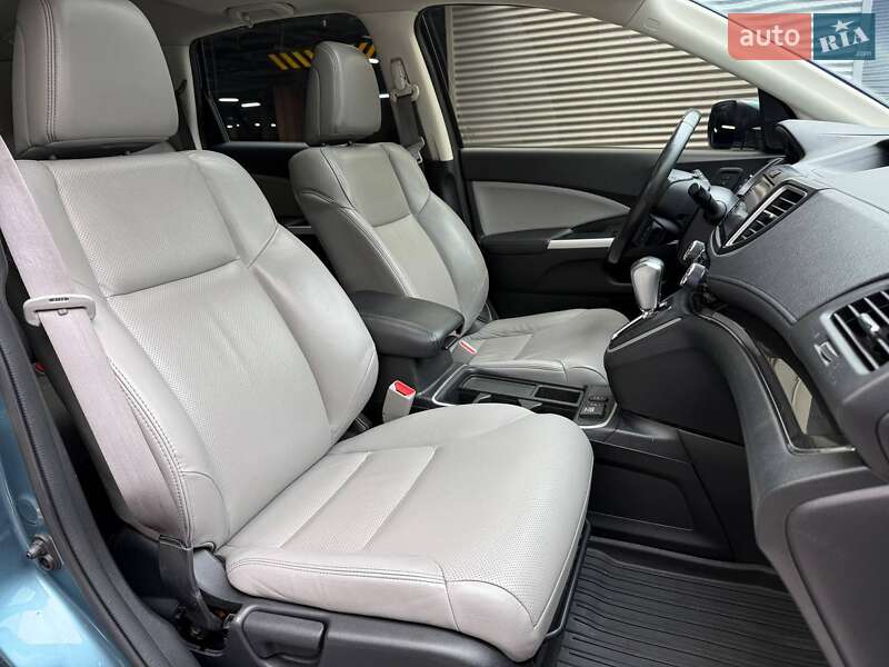 Позашляховик / Кросовер Honda CR-V 2016 в Києві