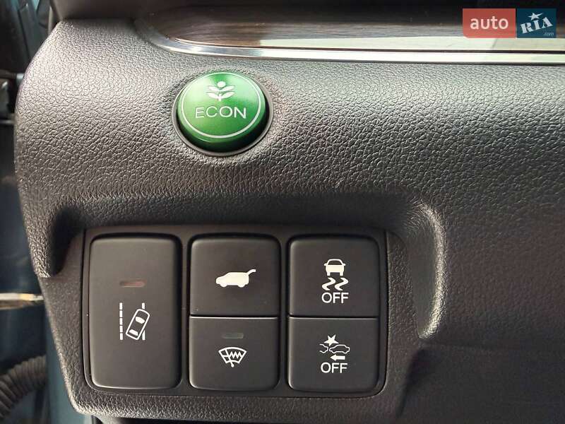 Позашляховик / Кросовер Honda CR-V 2016 в Києві