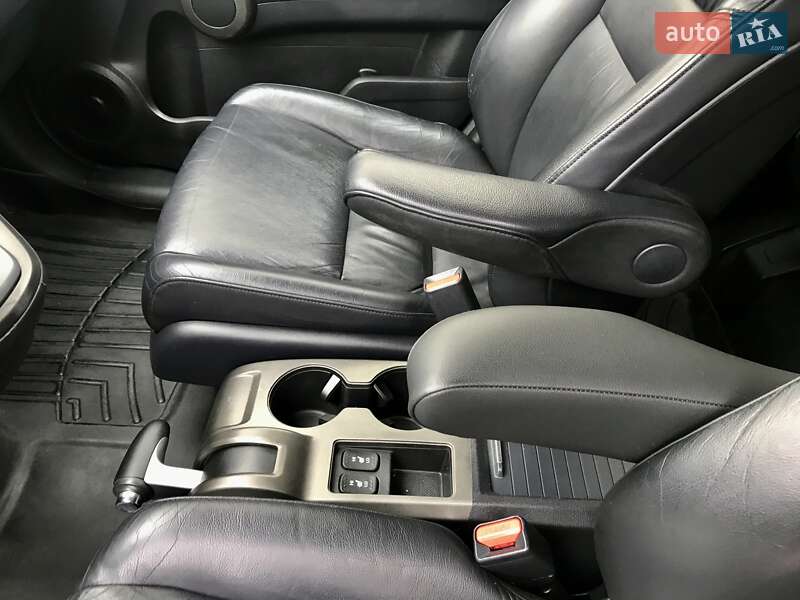 Позашляховик / Кросовер Honda CR-V 2010 в П'ятихатках