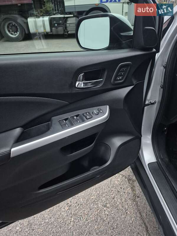 Внедорожник / Кроссовер Honda CR-V 2016 в Киеве