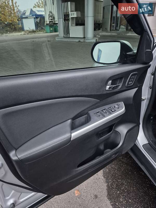 Внедорожник / Кроссовер Honda CR-V 2016 в Киеве