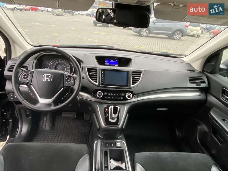 Позашляховик / Кросовер Honda CR-V 2015 в Чернівцях