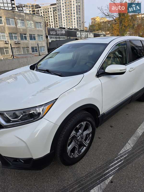 Позашляховик / Кросовер Honda CR-V 2018 в Києві