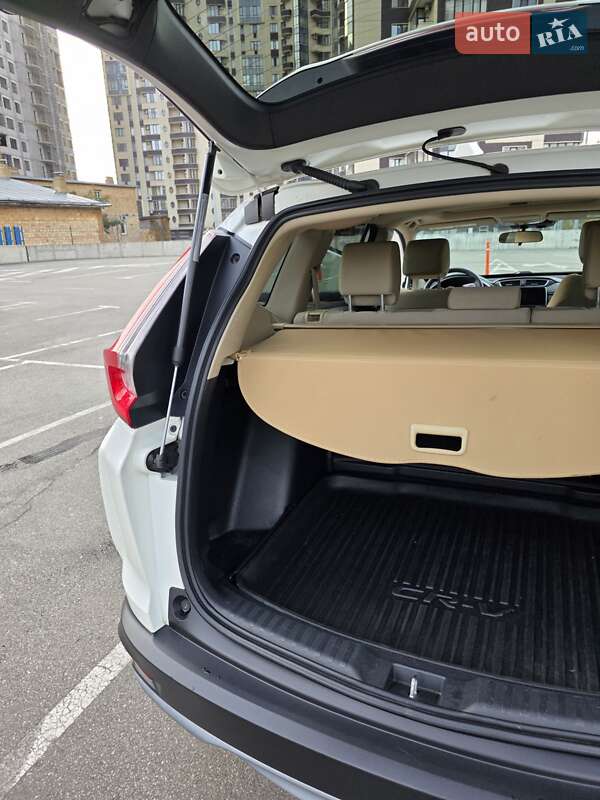 Позашляховик / Кросовер Honda CR-V 2018 в Києві