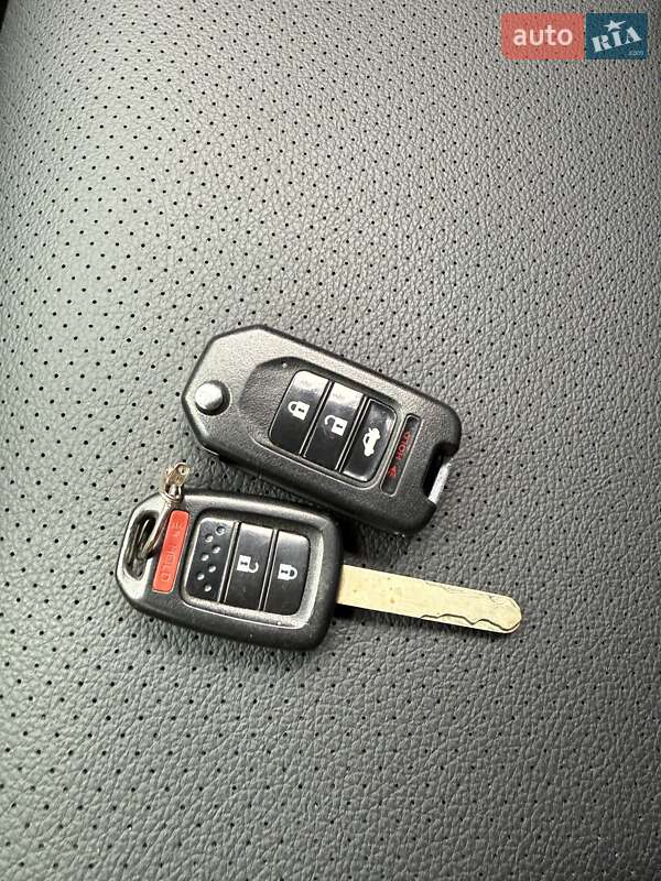 Внедорожник / Кроссовер Honda CR-V 2015 в Киеве