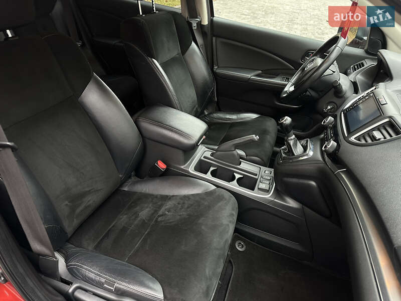 Внедорожник / Кроссовер Honda CR-V 2016 в Луцке