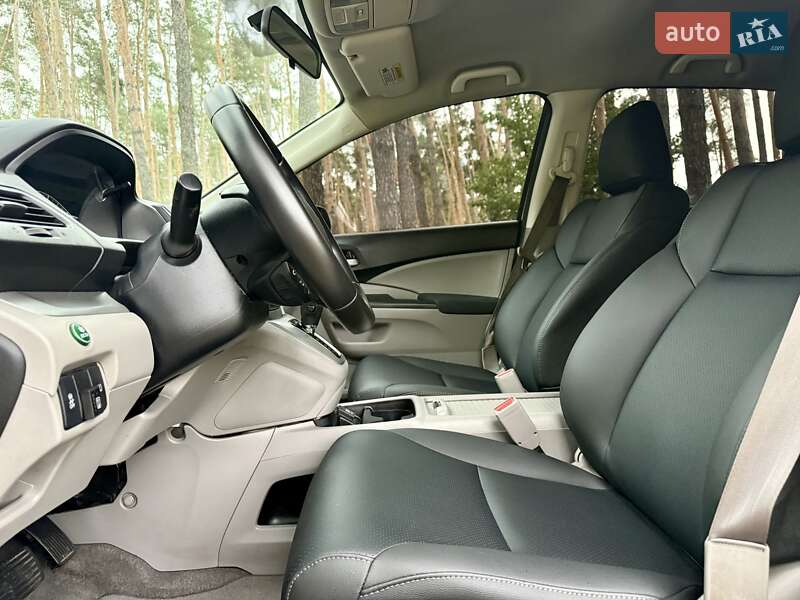 Позашляховик / Кросовер Honda CR-V 2015 в Києві