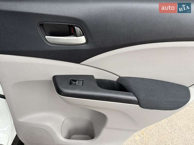 Позашляховик / Кросовер Honda CR-V 2015 в Києві