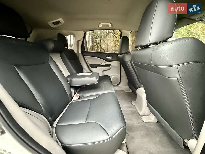Позашляховик / Кросовер Honda CR-V 2015 в Києві
