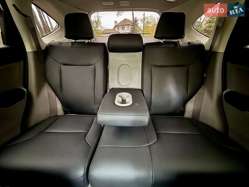 Позашляховик / Кросовер Honda CR-V 2015 в Києві