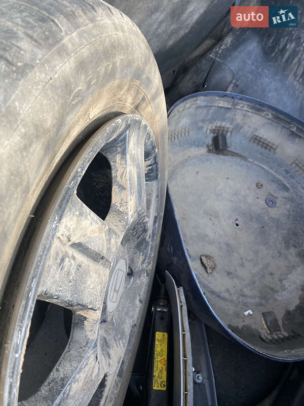 Внедорожник / Кроссовер Honda CR-V 2004 в Бобровице