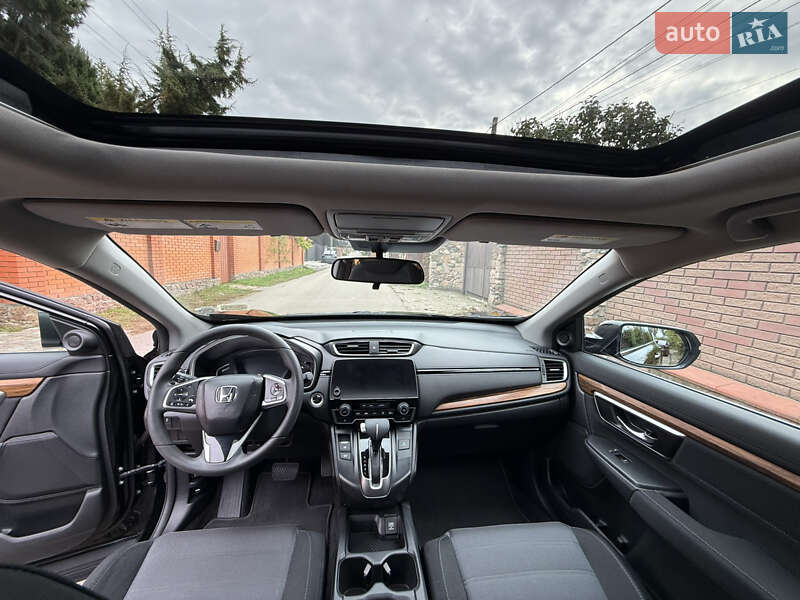 Внедорожник / Кроссовер Honda CR-V 2017 в Киеве