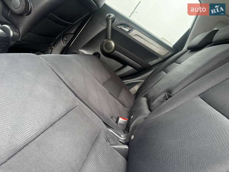Внедорожник / Кроссовер Honda CR-V 2011 в Ахтырке фото 36 Внедорожник / Кроссовер Honda CR-V 2011 в Ахтырке