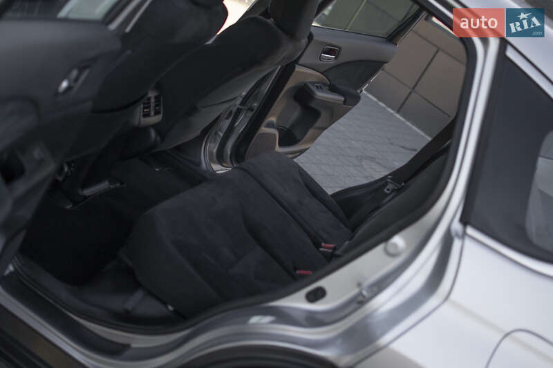 Позашляховик / Кросовер Honda CR-V 2014 в Гайсину