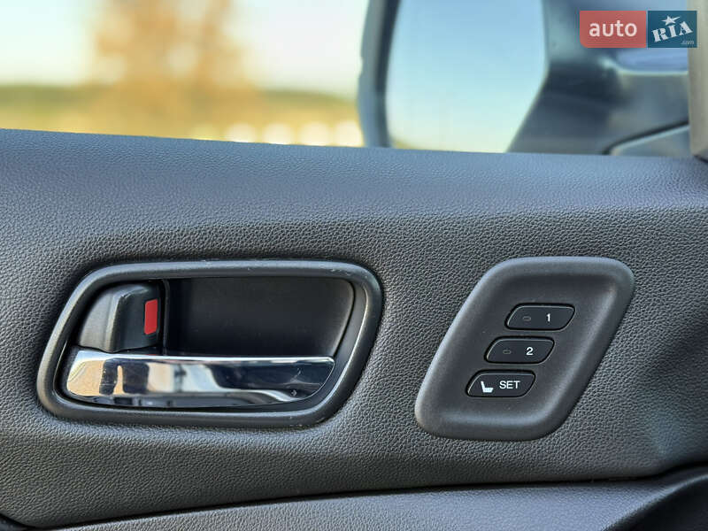 Позашляховик / Кросовер Honda CR-V 2013 в Радивиліві