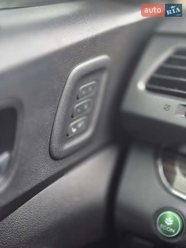 Позашляховик / Кросовер Honda CR-V 2017 в Києві фото 28 Позашляховик / Кросовер Honda CR-V 2017 в Києві