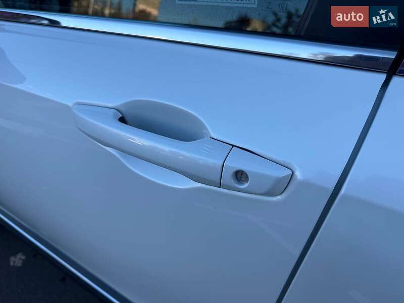 Внедорожник / Кроссовер Honda CR-V 2020 в Киеве