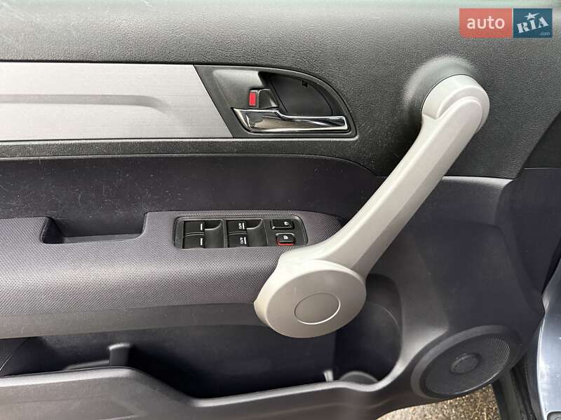 Позашляховик / Кросовер Honda CR-V 2008 в Києві