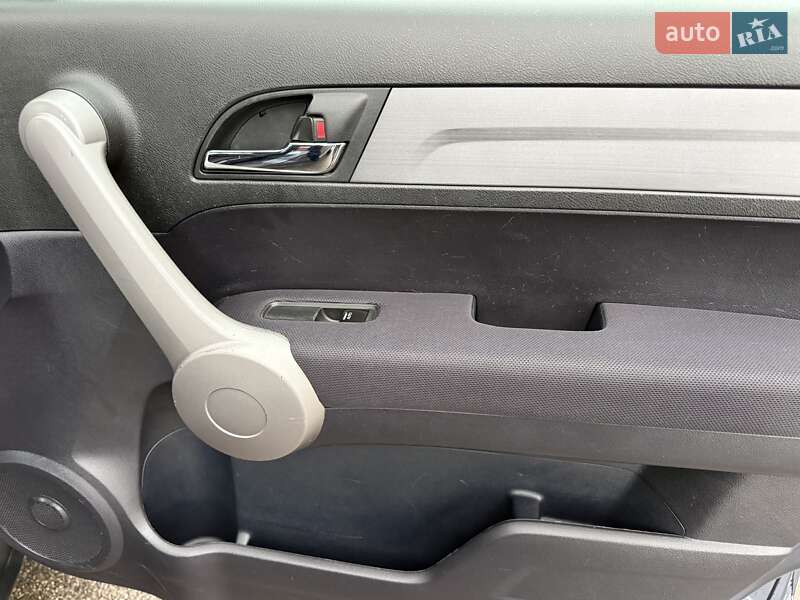 Позашляховик / Кросовер Honda CR-V 2008 в Києві