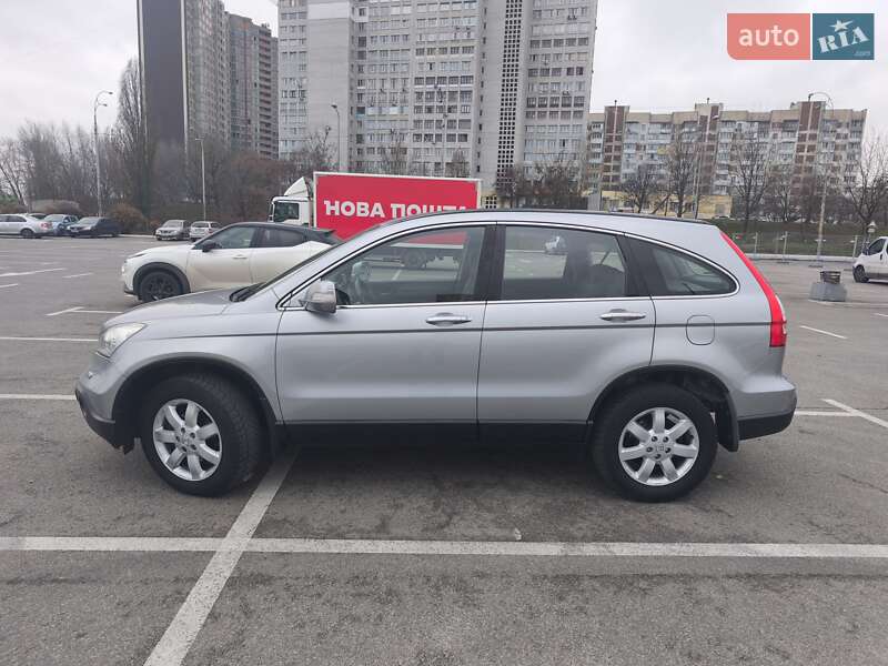 Внедорожник / Кроссовер Honda CR-V 2008 в Киеве