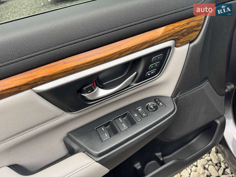 Позашляховик / Кросовер Honda CR-V 2017 в Стрию