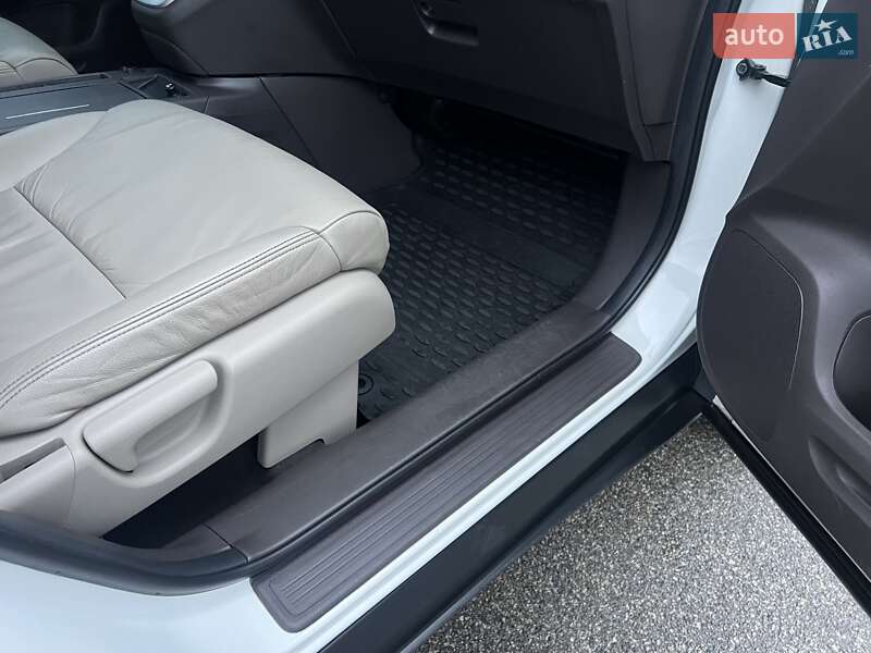 Внедорожник / Кроссовер Honda CR-V 2012 в Борисполе