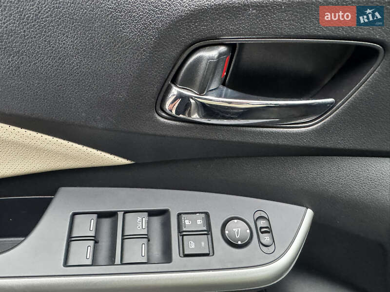 Позашляховик / Кросовер Honda CR-V 2016 в Києві