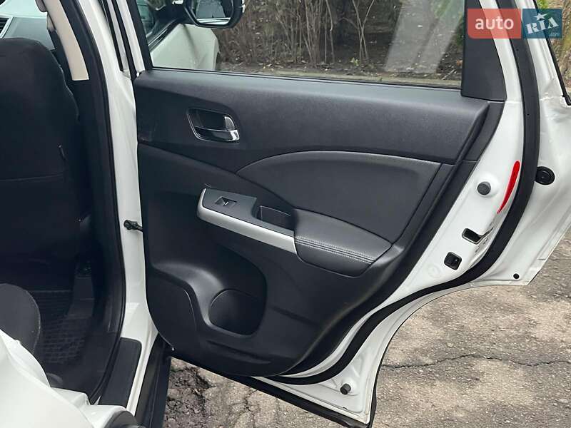 Позашляховик / Кросовер Honda CR-V 2016 в Києві