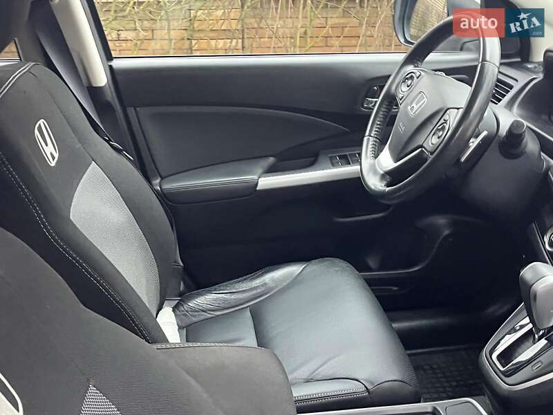 Позашляховик / Кросовер Honda CR-V 2016 в Києві