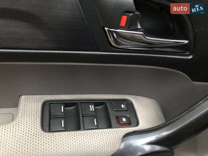 Позашляховик / Кросовер Honda CR-V 2009 в Охтирці