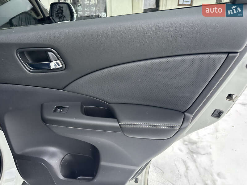 Внедорожник / Кроссовер Honda CR-V 2017 в Киеве