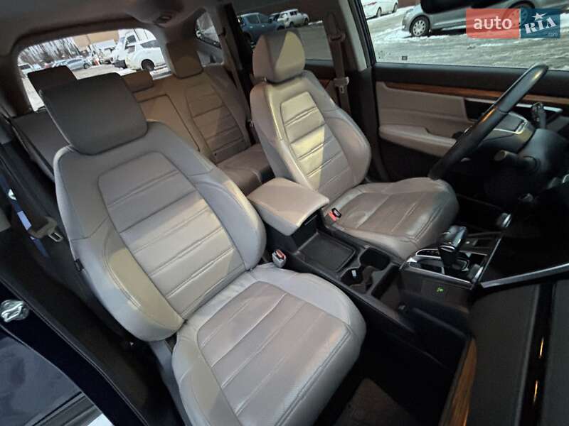 Внедорожник / Кроссовер Honda CR-V 2017 в Киеве