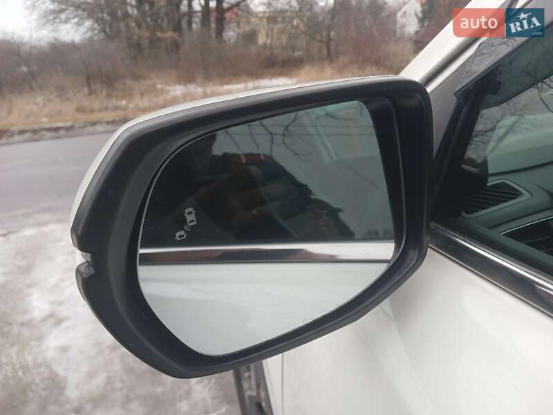 Внедорожник / Кроссовер Honda CR-V 2018 в Полтаве