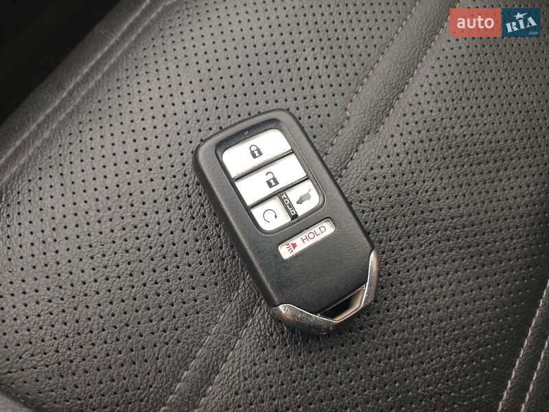 Внедорожник / Кроссовер Honda CR-V 2018 в Полтаве