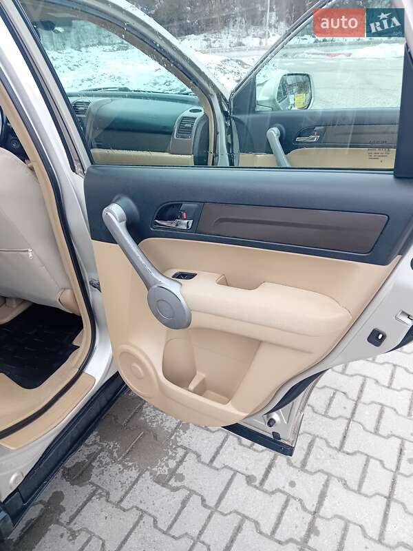 Внедорожник / Кроссовер Honda CR-V 2007 в Тернополе