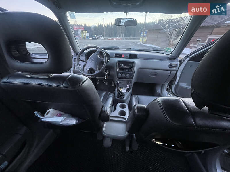 Внедорожник / Кроссовер Honda CR-V 2000 в Яремче